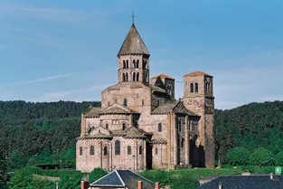 A la découverte des cinq églises romanes majeures d'Auvergne