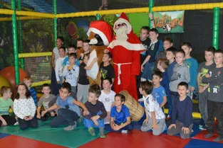 L’école de basket a reçu le Père Noël