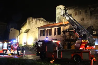 Un incendie détruit un bâtiment inoccupé à Courpière (Puy-de-Dôme)