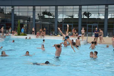 À la piscine d’Issoire, près de 700 personnes par jour sont attendues pendant les vacances estivales
