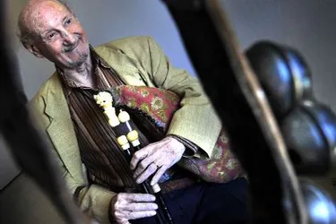 Le musicien aurillacois Paul Valette a la cabrette chevillée au corps depuis les années 50