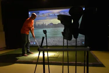 Le premier simulateur de golf en Auvergne est ouvert au public à Montluçon (Allier)