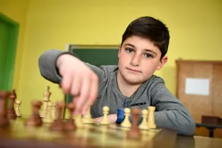 Harutyun, le petit Arménien de 11 ans, sacré champion d'Auvergne d'échecs