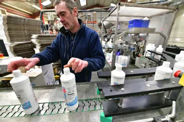 Covid-19 : l'entreprise Eyrein Industrie (Corrèze) en plein rush pour satisfaire la demande de production de gel hydroalcoolique