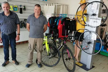 Après 70 ans de vente et de réparation, le magasin de vélo de la place de l’Église cesse son activité