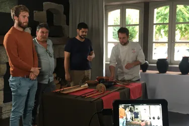 Renaud Darmanin, chef étoilé basé à Marcolès (Cantal), s'essaye à la cuisine gauloise pour un documentaire