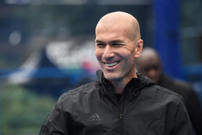 Zinédine Zidane, successeur annoncé à la place de Didier Deschamps ...