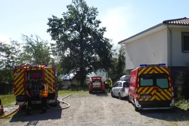 Ce samedi matin, les flammes ont détruit une maison en travaux à Crevant-Laveine (Puy-de-Dôme)
