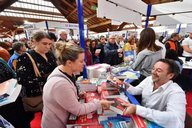 L'auteur Michel Bussi va visiter le Sancy et ses lecteurs cette semaine
