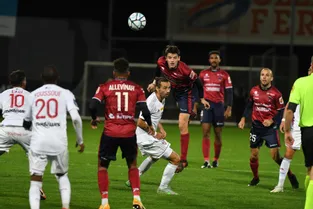 Ligue 2 : Niort - Clermont Foot programmé le 1er décembre, à 19 heures
