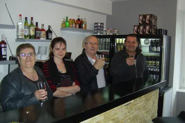 Le Nul Bar Ailleurs a ouvert ses portes