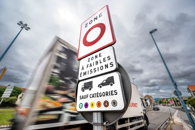 Le projet de loi contenant la suppression des zones à faibles émissions ...