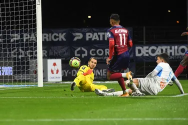 Ligue 1 : les images fortes de la rencontre entre le Clermont Foot et l'Olympique de Marseille