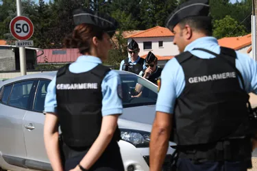 Les gendarmes en opération anti-délinquance à Pont-du-Château (Puy-de-Dôme)