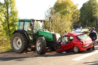 Une conductrice grièvement blessée dans un choc avec un tracteur à Siaugues-Sainte-Marie (Haute-Loire)
