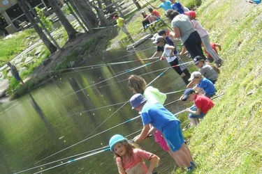 Après-midi pêche pour les enfants