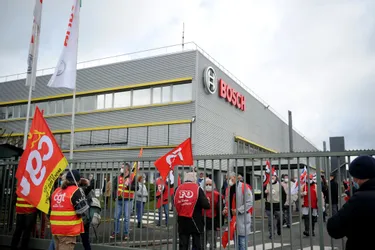 Débrayage des employés Bosch à Yzeure (Allier) en solidarité avec les salariés de Rodez