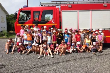 Les enfants à la rencontre des pompiers