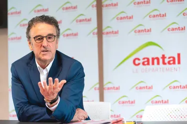 Le sénateur du Cantal Bernard Delcros et Ghyslaine Pradel ne se représenteront pas aux départementales
