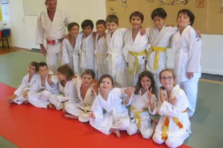 Le club de judo en ordre de marche