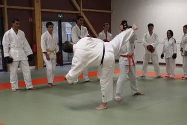 Des cours de self-défense au CSC judo