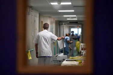 5.700 lits en moins, 25 établissements fermés en un an... Que dit le dernier rapport sur l'hôpital en France ?