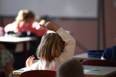 Rentrée 2023 : le Puy-de-Dôme perdrait neuf postes d'enseignants dans le premier degré