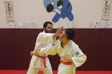 Le Judo club enseigne les bons gestes