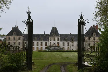 Une nouvelle association au chevet du château de Lurcy-Lévis (Allier)