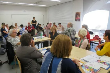 Des bénévoles formés pour enseigner le français aux migrants