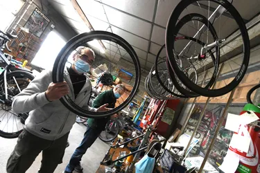 En pleine ascension, le marché du vélo entre ferveur et risque d'asphyxie : témoignages des vendeurs en Creuse