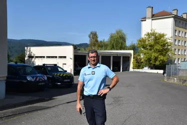 Le capitaine Jean-Michel Tourlonnias, n°2 de la compagnie d’Ambert (Puy-de-Dôme), souhaite "reconstruire des équipes"