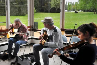 Les musiciens de bluegrass partagent leur passion