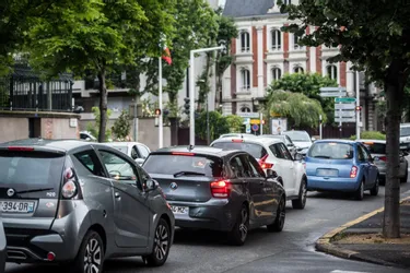 La voiture volée bloquée dans les embouteillages à Clermont-Ferrand
