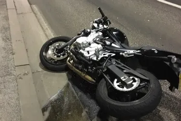 Accident entre une voiture et une moto au tunnel du Lioran (Cantal), le motard traîné sur quelques mètres