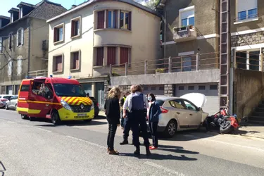 Un accident de la circulation rue du Docteur-Valette, à Tulle (Corrèze), ce samedi matin, suite au malaise de la conductrice