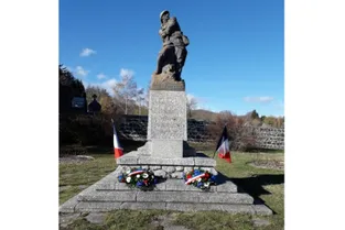 Les monuments aux morts, emblèmes du rappel de mémoire comme à Orcines (Puy-de-Dôme)