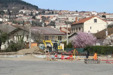 Les travaux du nouveau centre Leclerc de Thiers (Puy-de-Dôme) avancent, avant le recrutement de 43 salariés