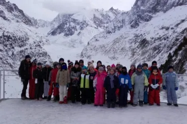 Les enfants en classe de neige à Chamonix