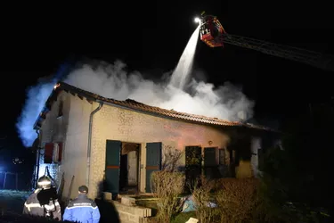 Un homme de 69 ans meurt dans l'incendie de sa maison à Bournoncle-Saint-Pierre (Haute-Loire)