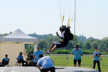 Championnats de France à l'aérodrome de Vichy-Charmeil : la météo du côté des parachutistes