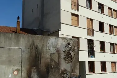 Incendie dans une cour intérieure de la rue de l'Oradou