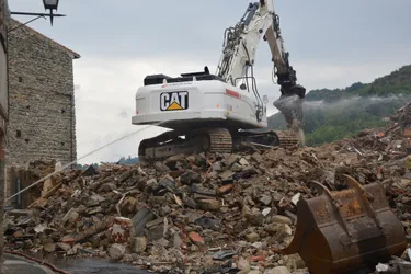 L'ancienne maternité de Thiers détruite pour construire un parking
