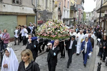 Une procession et une messe à Clermont, samedi 11 mai
