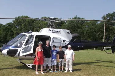 Une belle affluence au décollage pour les baptêmes de l’air en hélicoptère