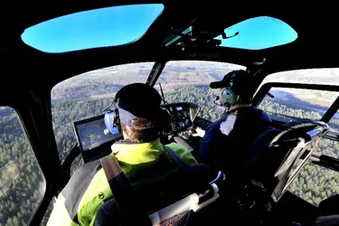 Une société d’hélicoptère privée scrute 1.400 km de lignes électriques du Cantal pour ErDF
