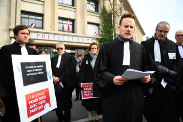 Mobilisation des avocats à Moulins contre le projet de réforme de la justice : "Une justice pour tous, partout"