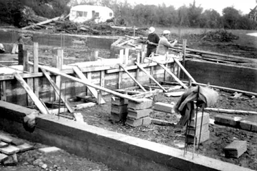Octobre 1970 : la maternelle et la piscine de Bourbon sortent de terre