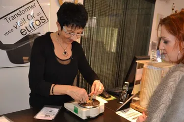 De nombreux Issoiriens sollicitent les boutiques de rachat d’or situées en centre-ville