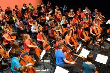 Les 100 violoncelles d’Auvergne à l’opera pour le court métrage